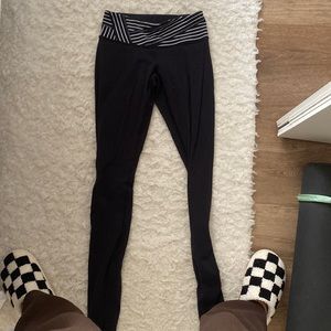 Lulu black leggings